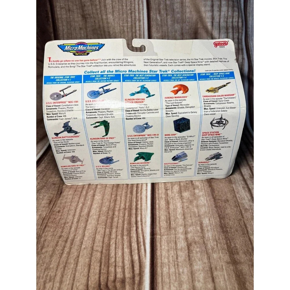 VNTG 1993 THE ORIGINAL MICROMACHINES SPACE -STAR TREK NEXT GENERATION COLLECTION